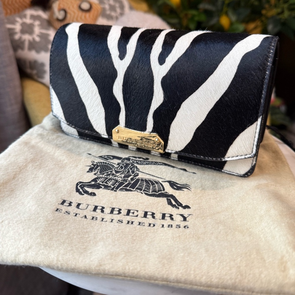*RARE* EXCELLENT CONDITION Authentic Burberry calf hair zebra crossbody.